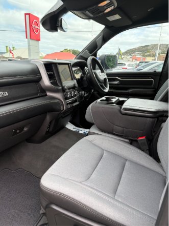 2024 RAM 1500 Big Horn (5-7 Tub)