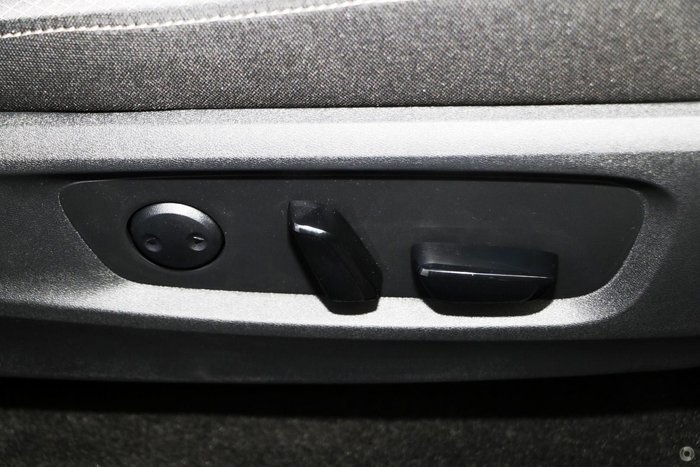 2024 Nissan Pathfinder ST-L