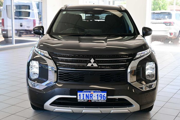 2025 Mitsubishi Outlander LS