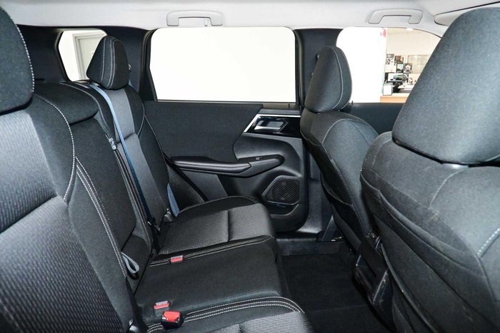 2025 Mitsubishi Outlander LS