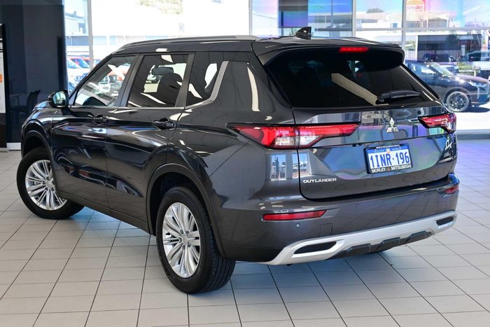 2025 Mitsubishi Outlander LS