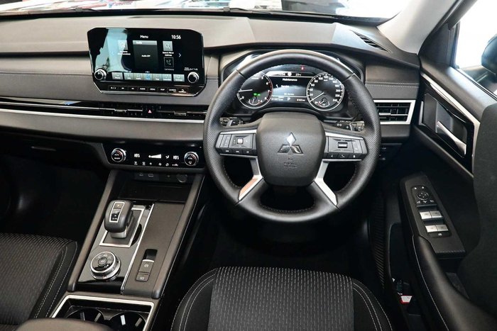 2025 Mitsubishi Outlander LS