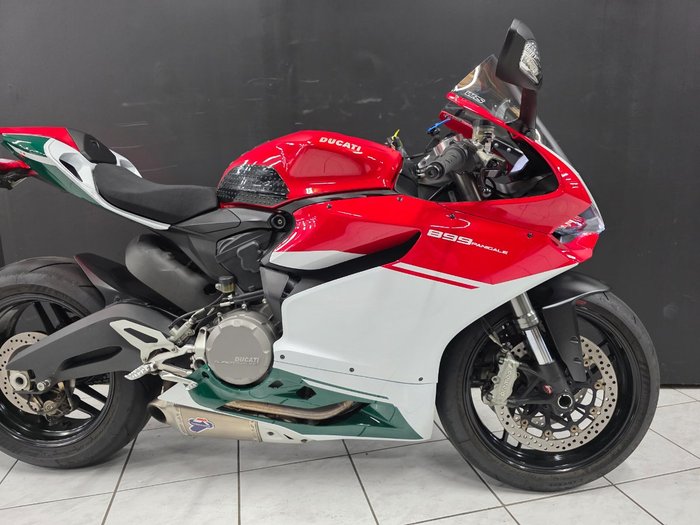 2015 DUCATI 899 PANIGALE Red