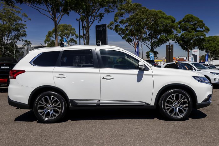 2016 Mitsubishi Outlander LS