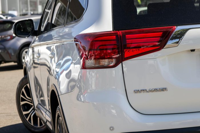 2016 Mitsubishi Outlander LS
