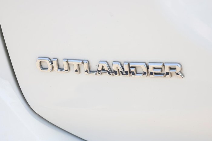 2016 Mitsubishi Outlander LS