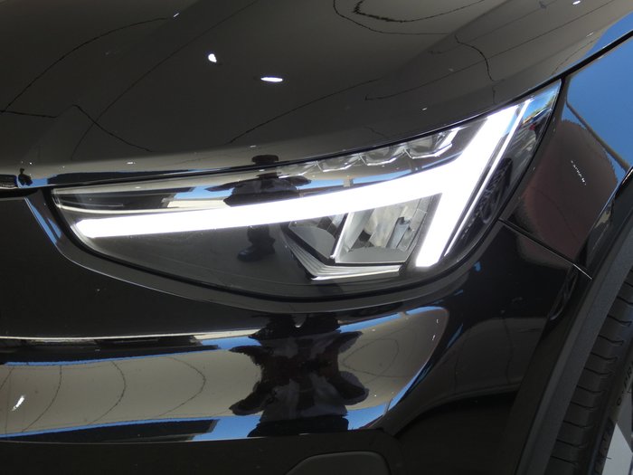 2022 Volvo XC40 Plus B4