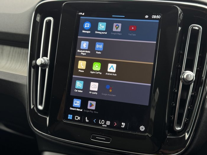 2022 Volvo XC40 Plus B4