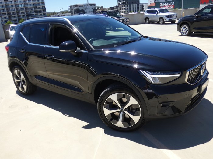 2022 Volvo XC40 Plus B4