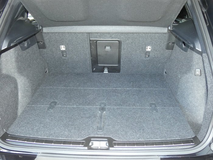 2022 Volvo XC40 Plus B4