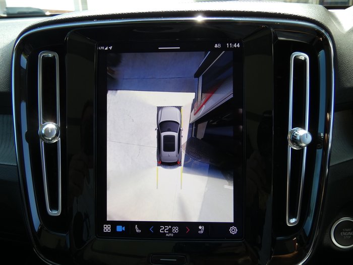 2022 Volvo XC40 Plus B4