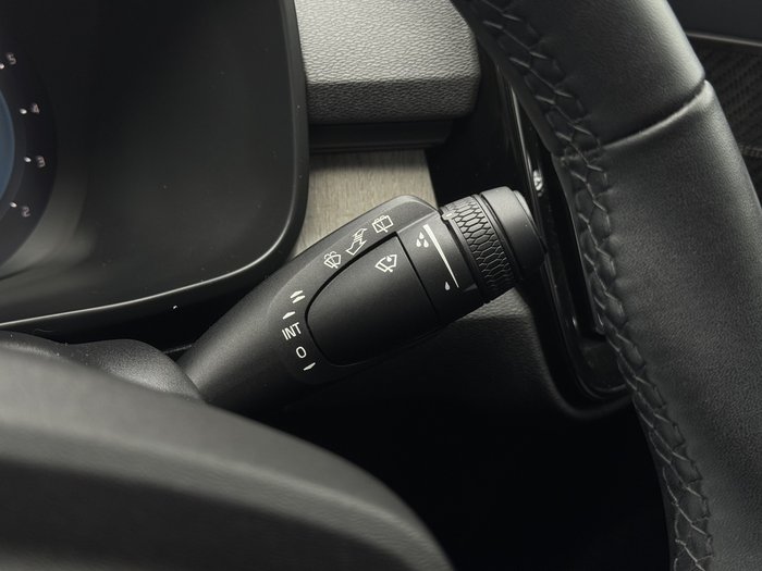 2022 Volvo XC40 Plus B4