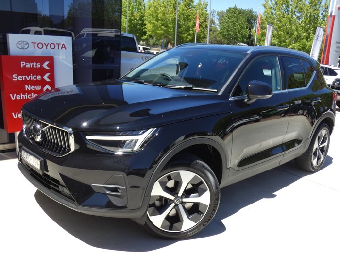 2022 Volvo XC40 Plus B4