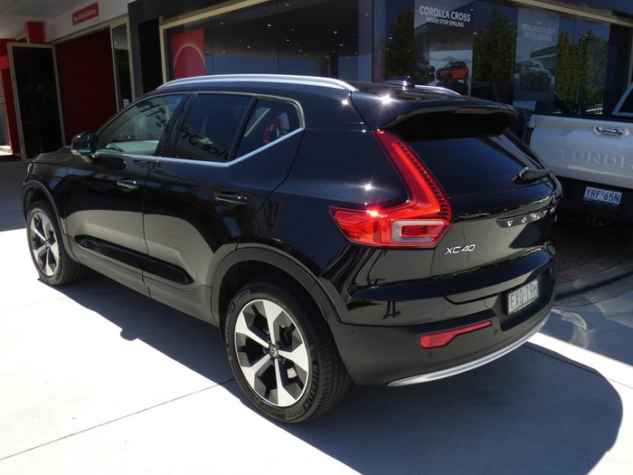 2022 Volvo XC40 Plus B4