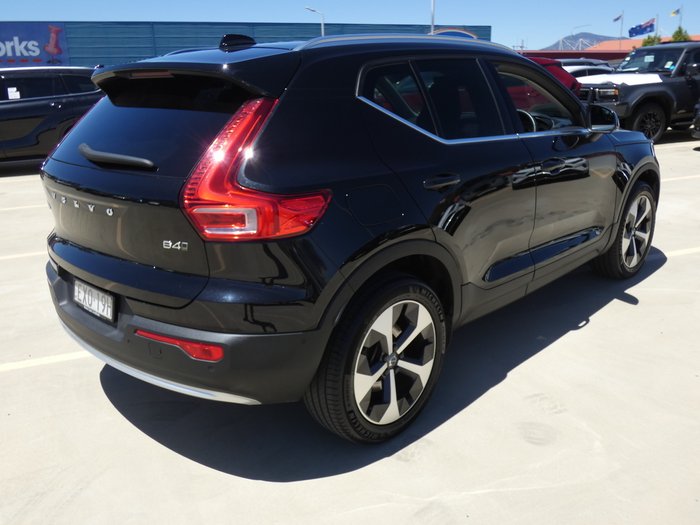 2022 Volvo XC40 Plus B4