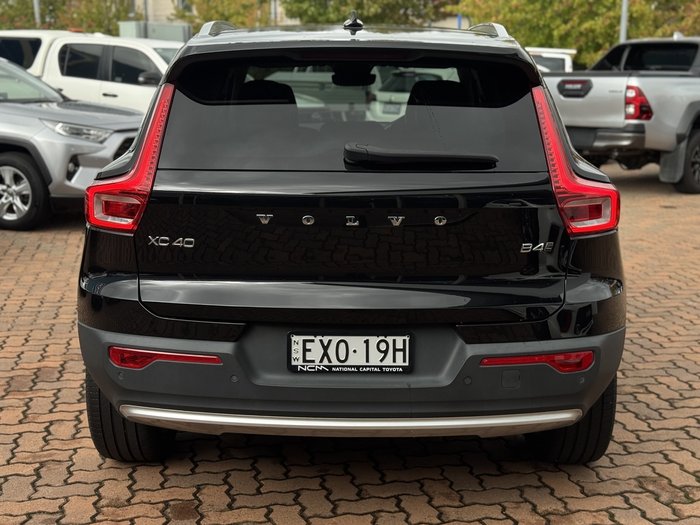 2022 Volvo XC40 Plus B4