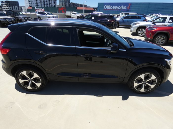 2022 Volvo XC40 Plus B4