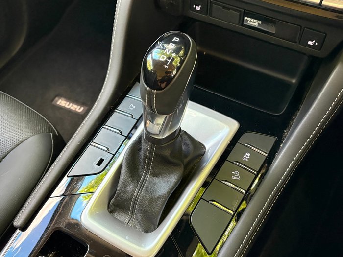 2024 Isuzu MU-X LS-T