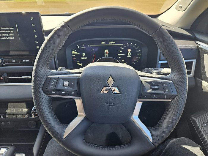 2025 Mitsubishi Outlander LS