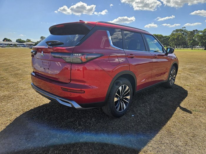 2025 Mitsubishi Outlander LS