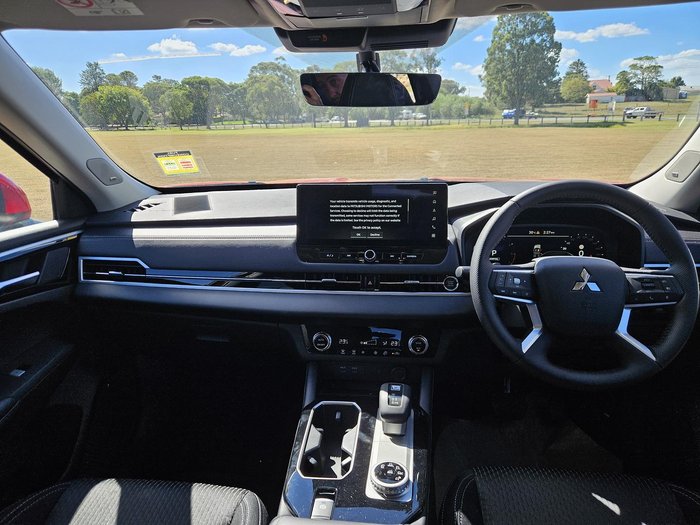 2025 Mitsubishi Outlander LS