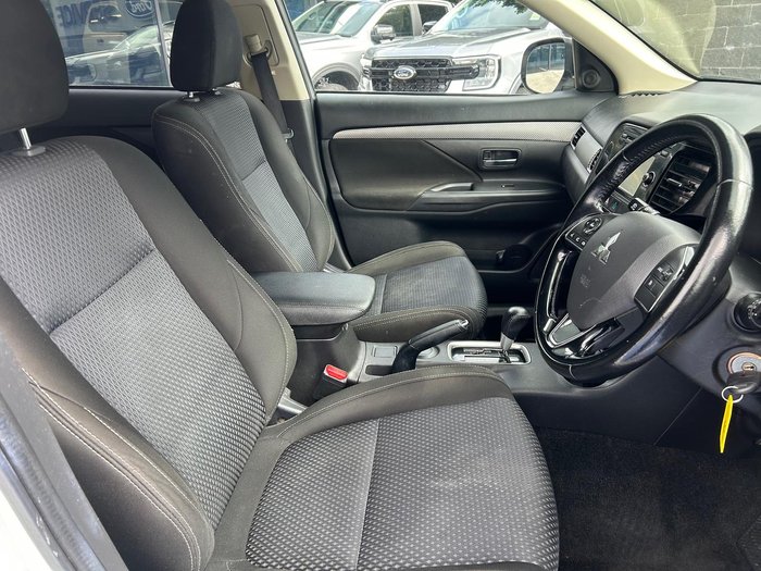 2016 Mitsubishi Outlander LS