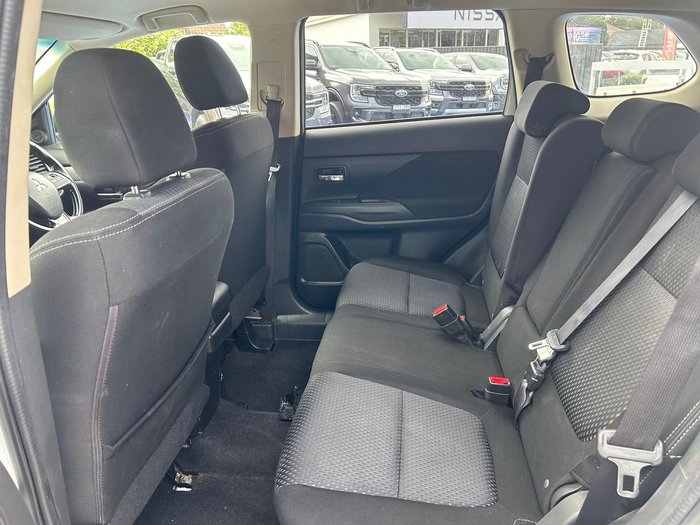 2016 Mitsubishi Outlander LS