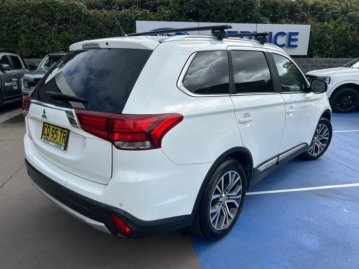 2016 Mitsubishi Outlander LS