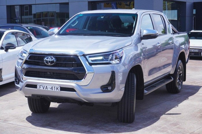 2023 Toyota Hilux SR5