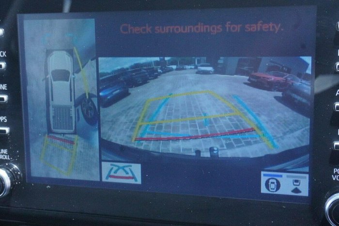 2023 Toyota Hilux SR5