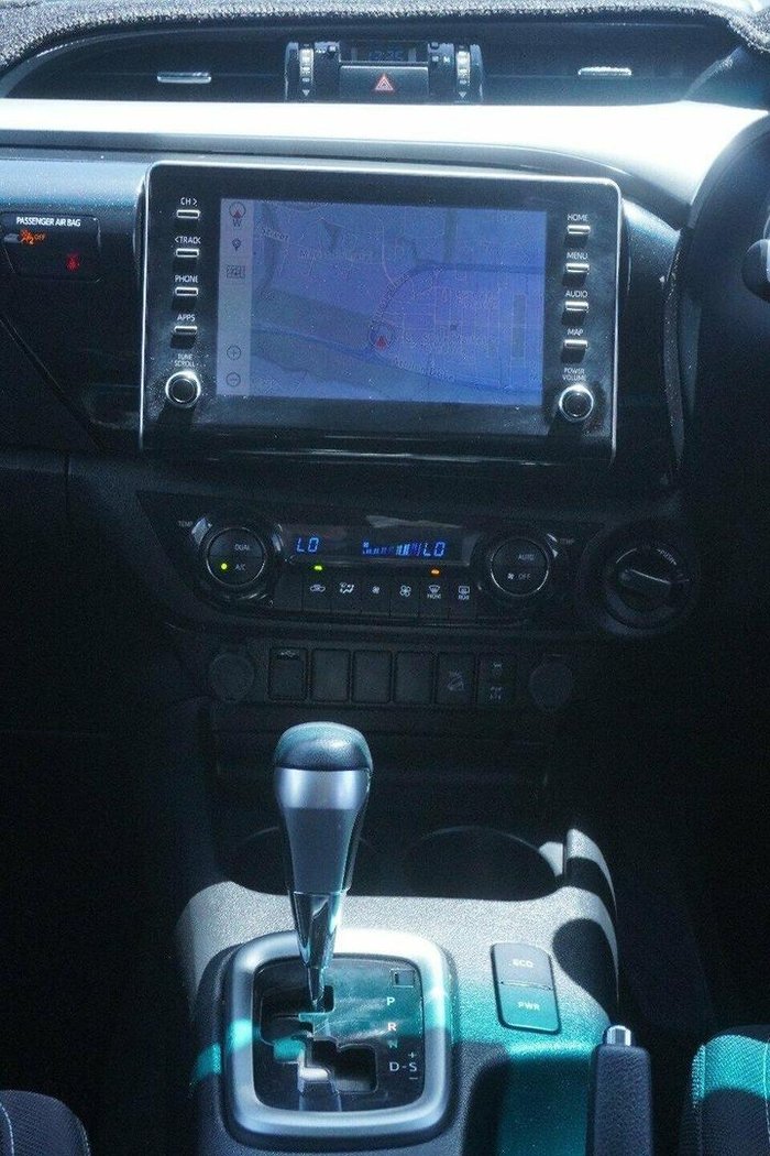 2023 Toyota Hilux SR5