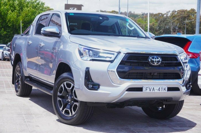 2023 Toyota Hilux SR5