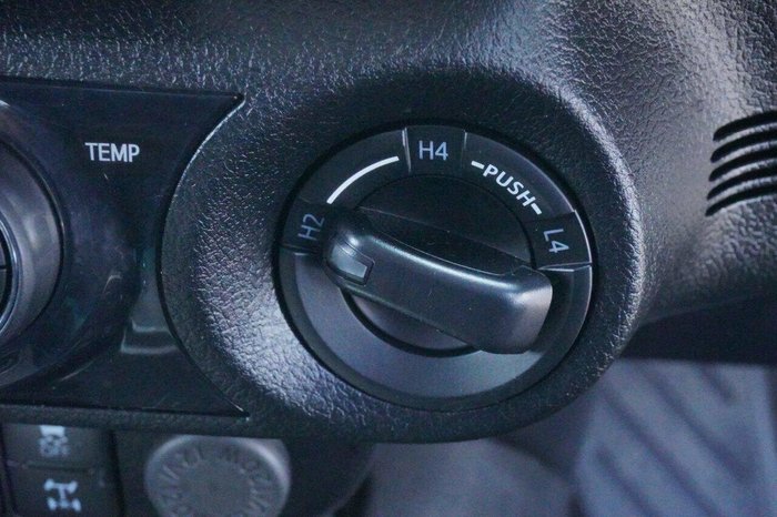 2023 Toyota Hilux SR5