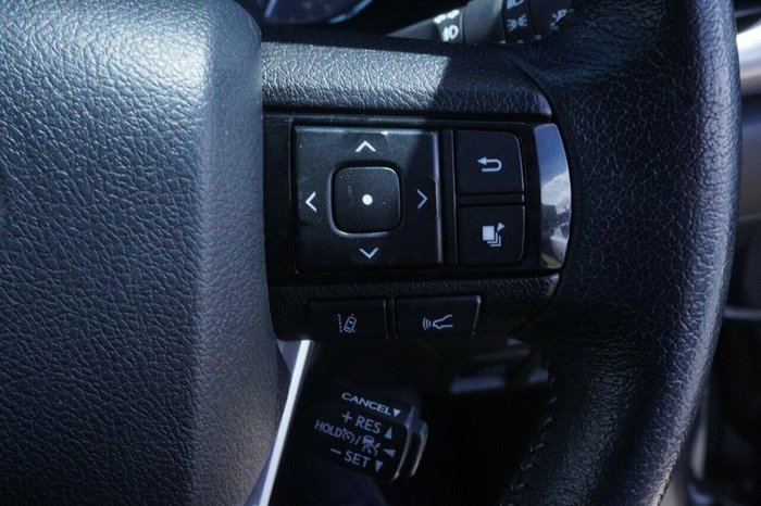 2023 Toyota Hilux SR5