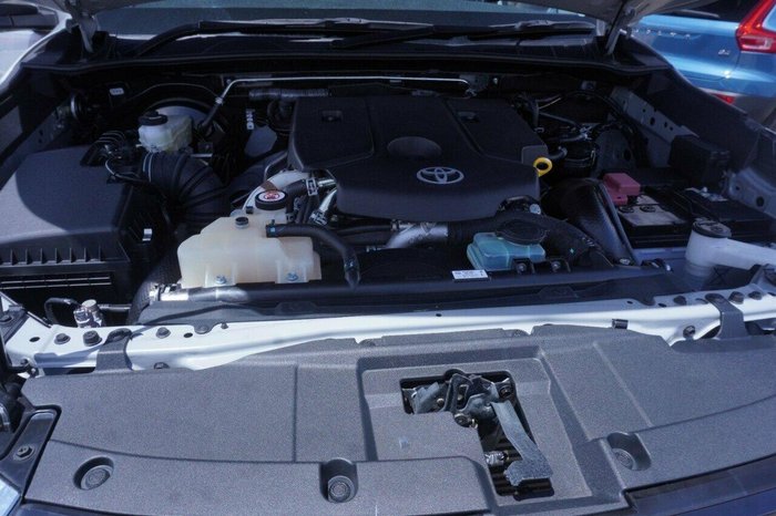 2023 Toyota Hilux SR5