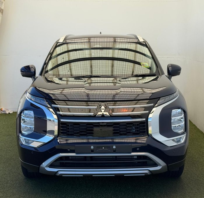 2025 Mitsubishi Outlander LS