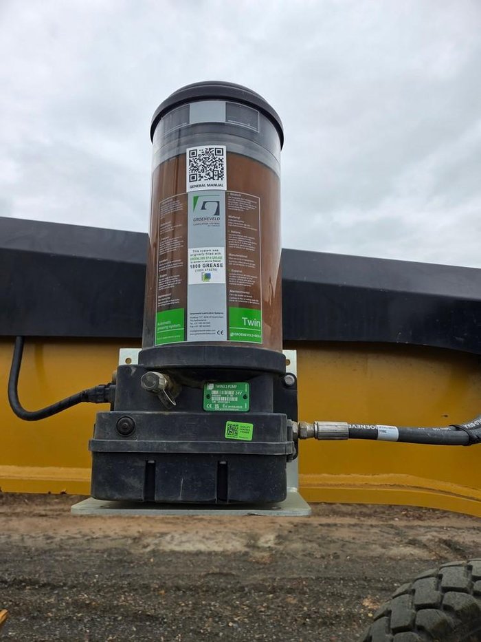 2016 Caterpillar 140M3