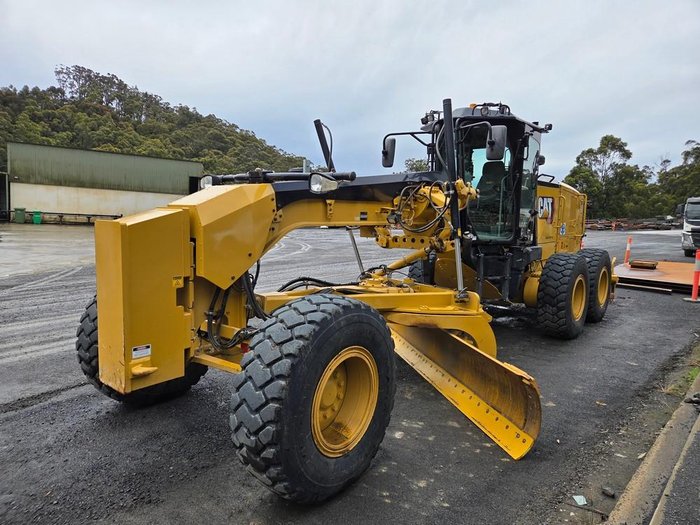 2016 Caterpillar 140M3