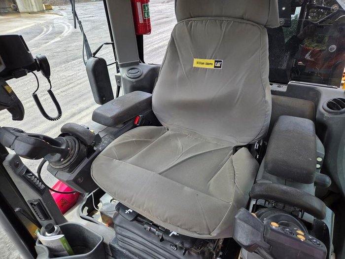 2016 Caterpillar 140M3