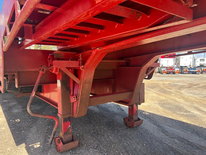 Howard Porter Tri Axle Drop Deck With Bi-Fold Ramps