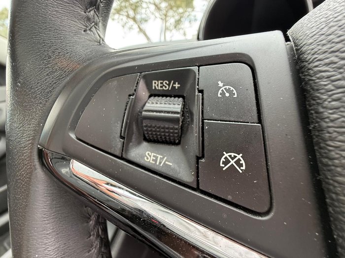 2016 Holden Commodore SV6 Black VF Series II MY16 Heron White