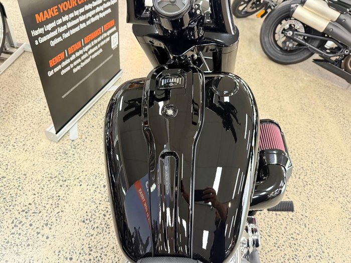 2025 Harley-Davidson Breakout 117 (FXBR) Softail Black