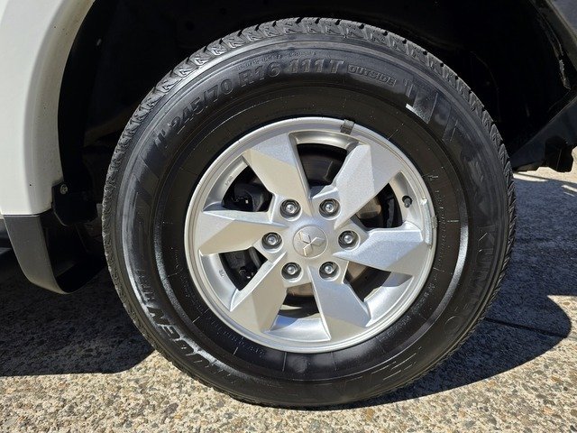 2017 Mitsubishi Triton GLX Plus (4x4)