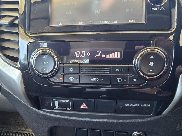 2017 Mitsubishi Triton GLX Plus (4x4)