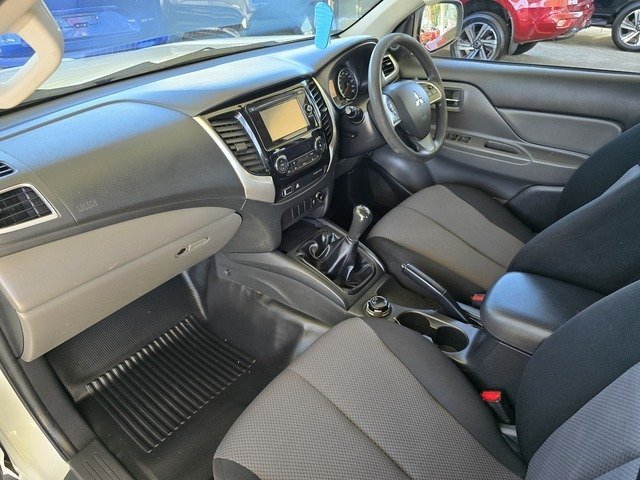 2017 Mitsubishi Triton GLX Plus (4x4)