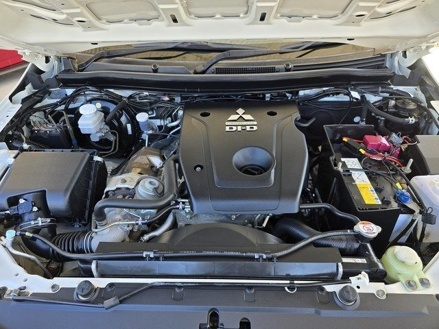 2017 Mitsubishi Triton GLX Plus (4x4)