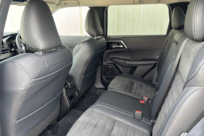 2025 Mitsubishi Outlander Aspire