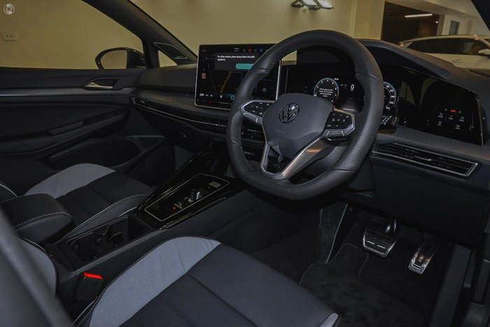 2025 Volkswagen Golf 110TSI R-Line