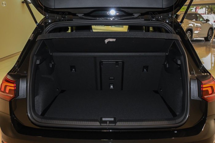 2025 Volkswagen Golf 110TSI R-Line