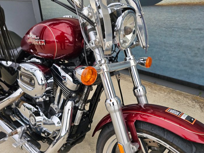 2015 HARLEY-DAVIDSON XL1200C 1200 CUSTOM Red